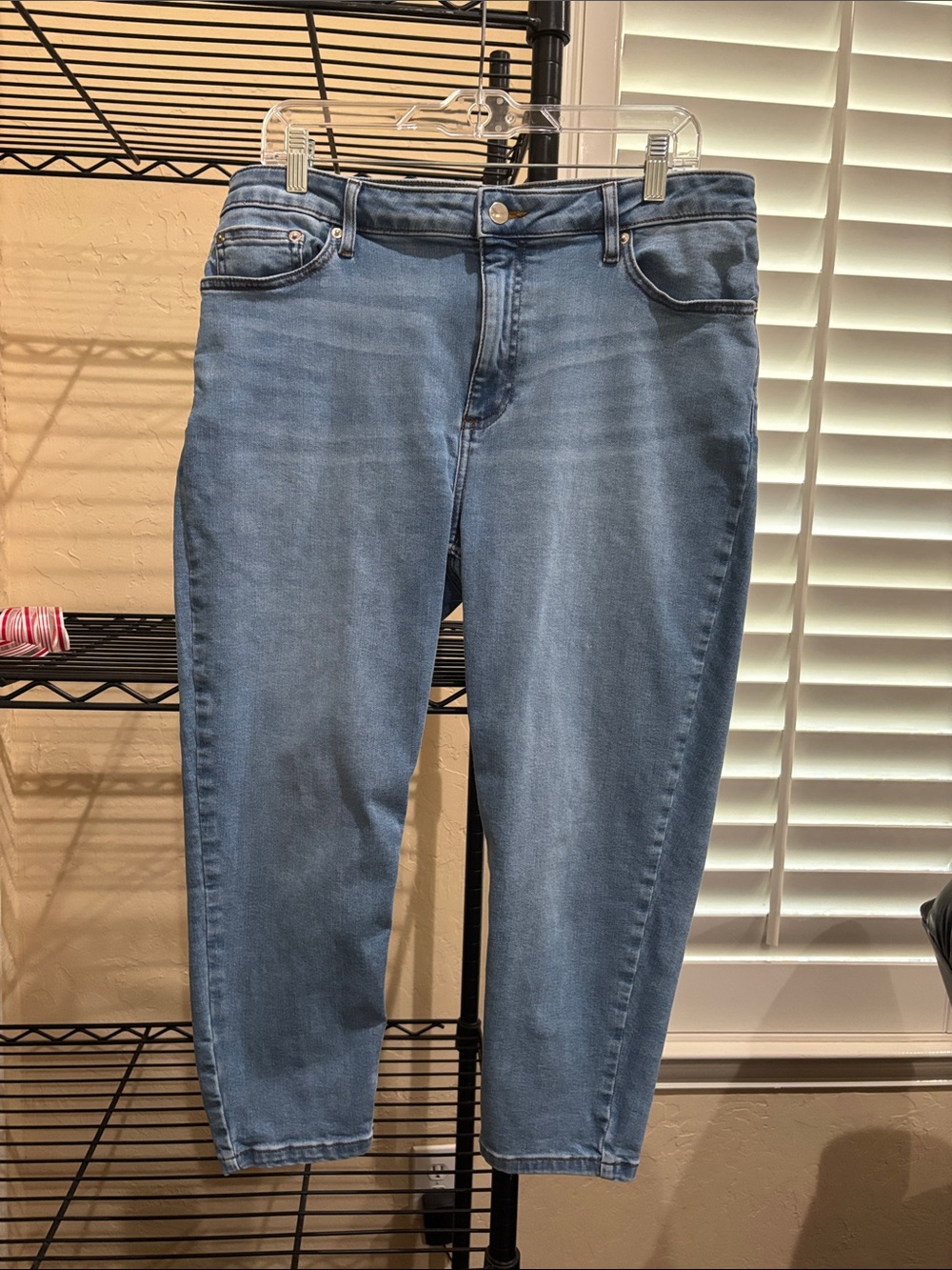 Westbound Women's Cropped Jeans in Light Blue Wash